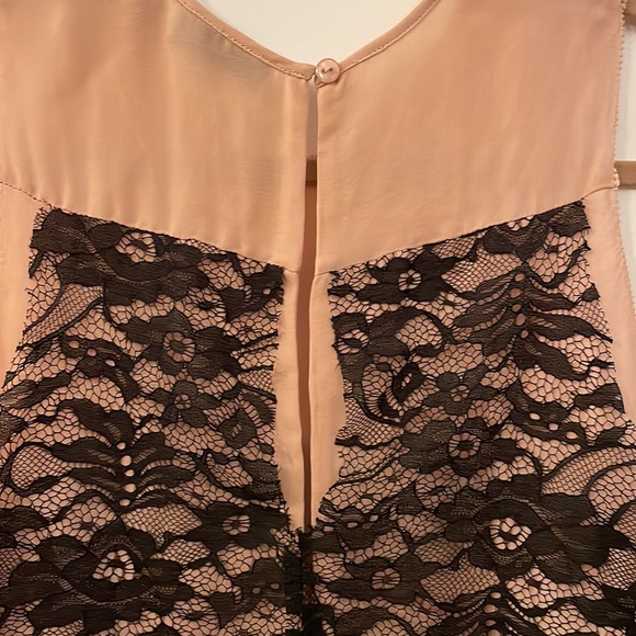 Blush and black lace and silk blouse - Picture 4 of 4